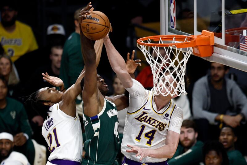 Bucks Lakers