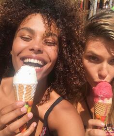 Tina Kunakey, sexy compagna di Vincent Cassel 8