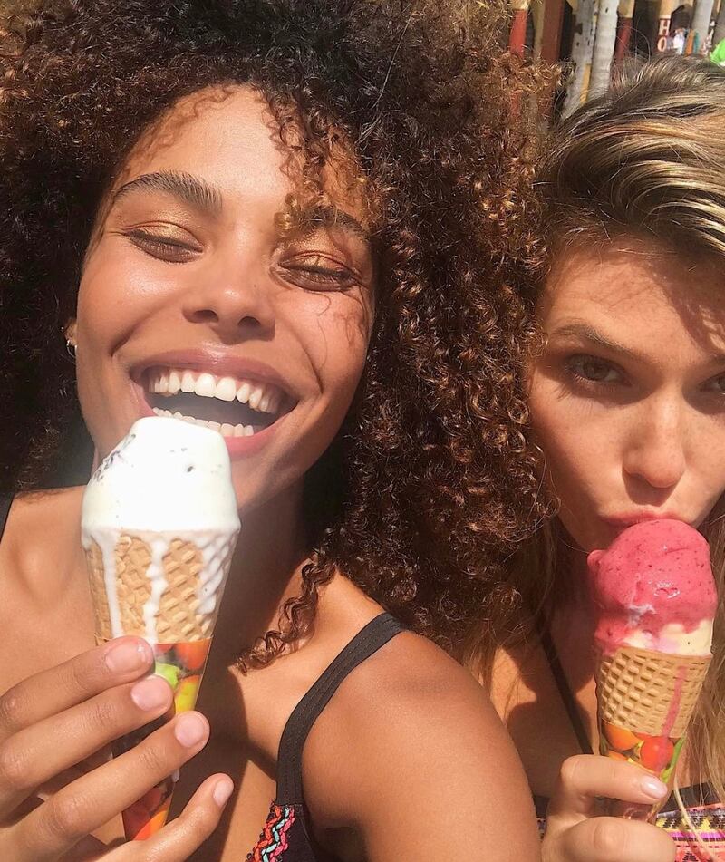 Tina Kunakey, sexy compagna di Vincent Cassel 8