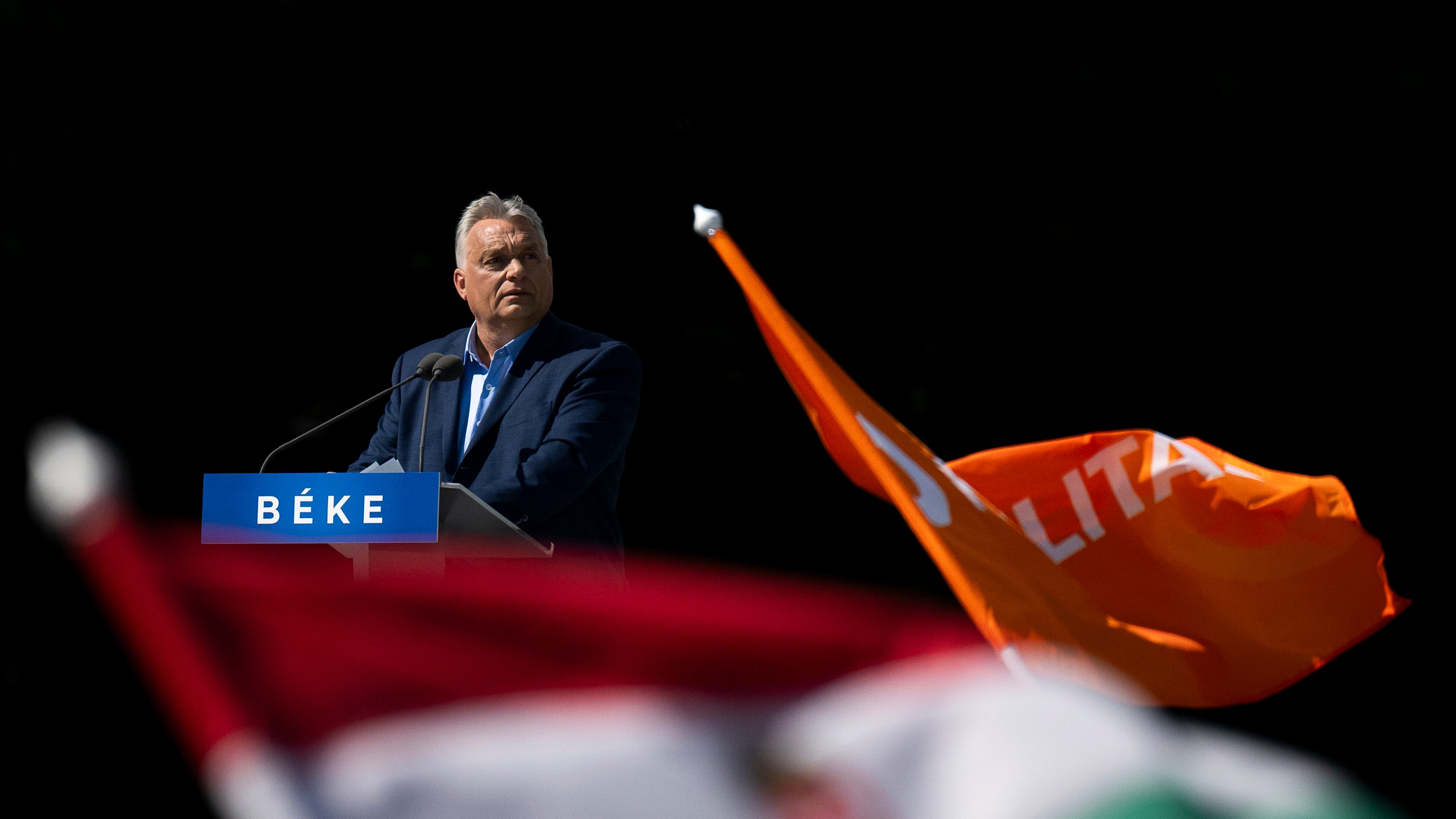 Viktor Orbán: "La Commissione Ue ha fallito su tutto: dalla guerra ai migranti. Ora rinasca la destra: Meloni e Le Pen si mettano d'accordo"
