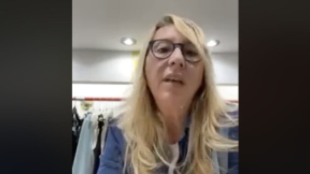 La denuncia di una commerciante: "Conte mi ha licenziata"