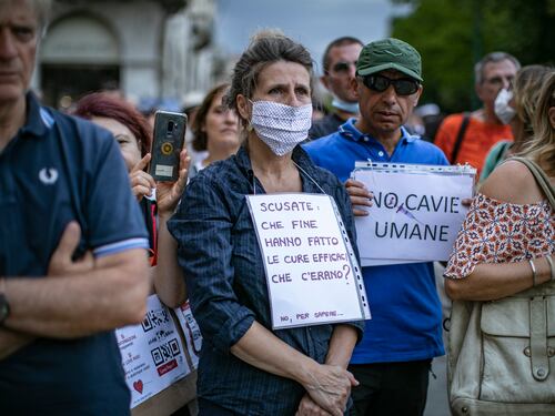 Obbligo di green pass ai prof. Ma i presidi denunciano: "Non li possiamo controllare"