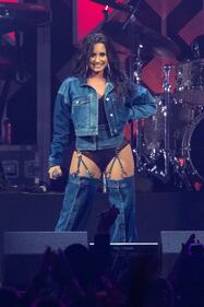 Demi Lovato, costume bollente sui social 6
