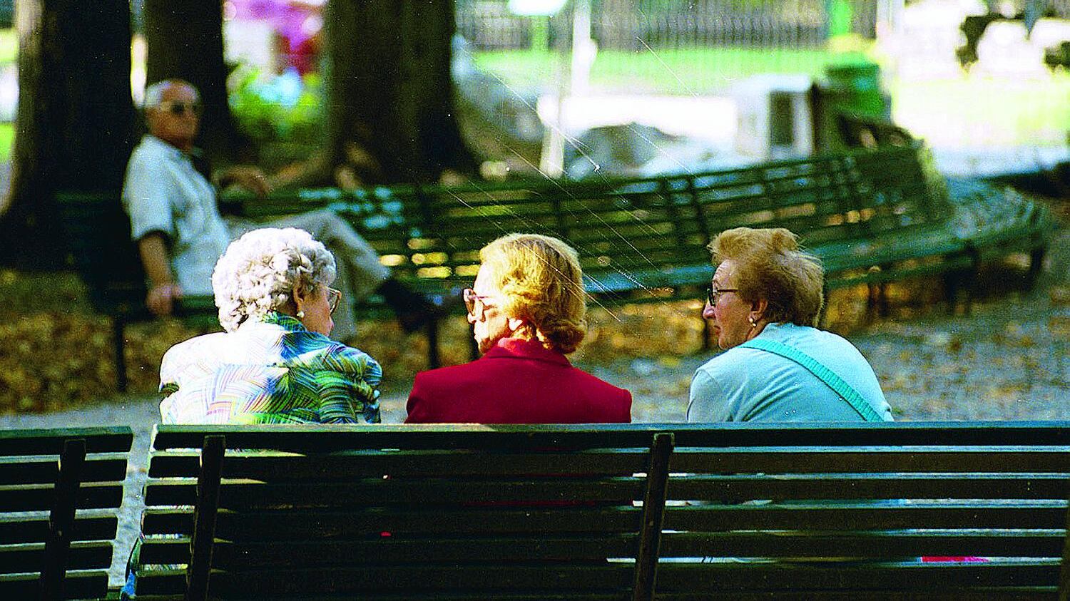Siamo sempre più longevi: dieci anni in più in 30 anni