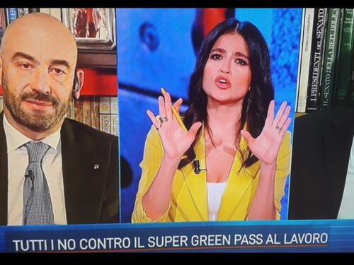 "Non sa leggere...". Scoppia la lite in diretta Bassetti-Castelli