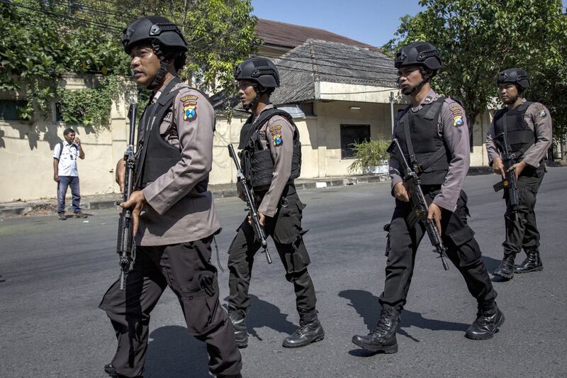 Indonesia, attacco alla polizia 15