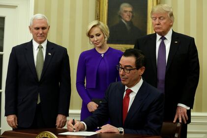 Louise Linton, una bionda alla Casa Bianca 6