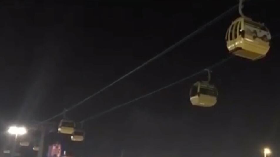 Paura a Disney World: passeggeri sospesi in aria per ore