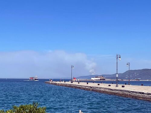 L'Italia brucia, Trieste isolata. In Toscana 20 roghi in 24 ore