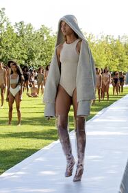 Kanye West presenta la sua collezione "Yeezy Season 4" a New York 16
