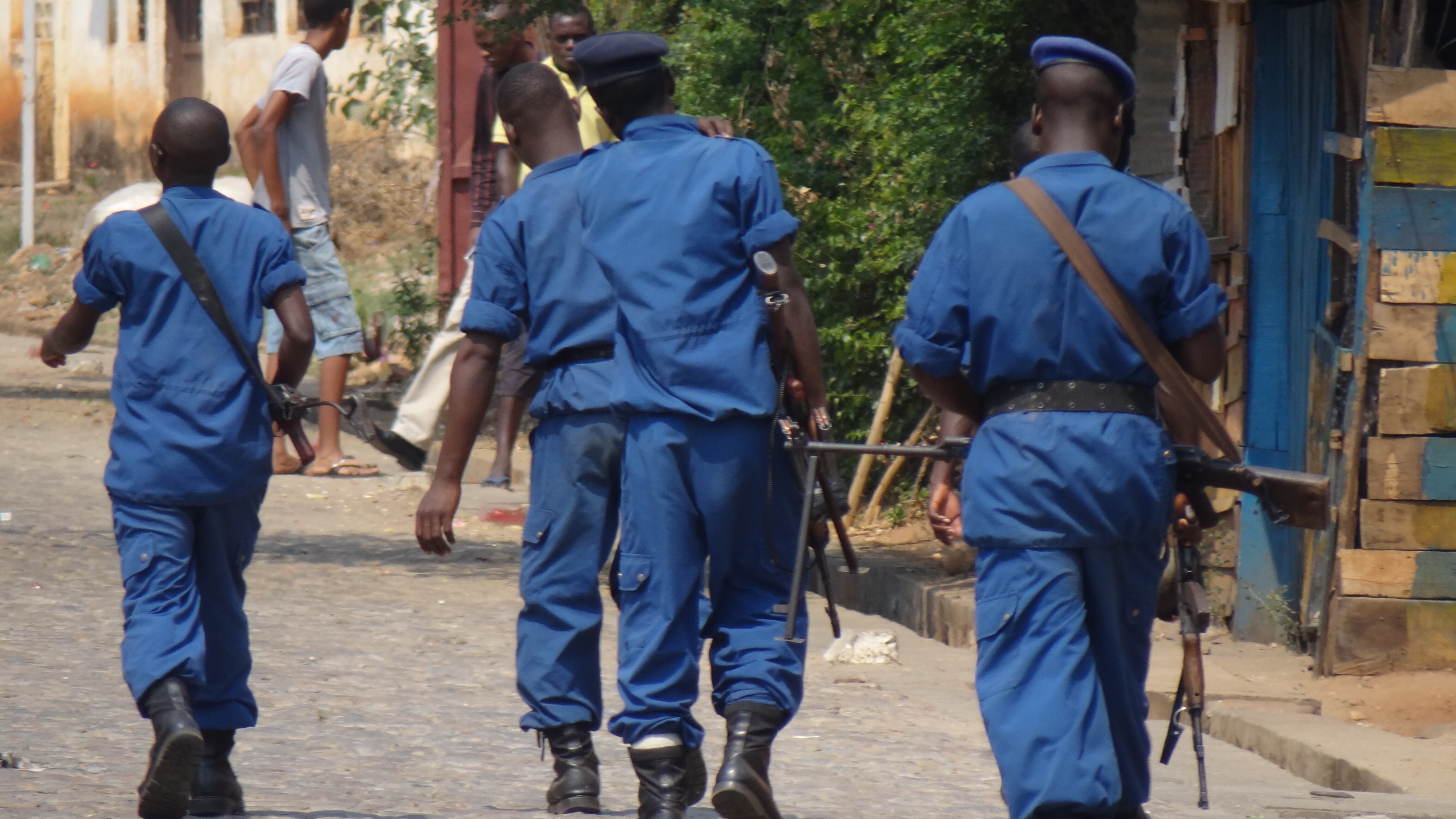 Fosse comuni e giornalisti europei arrestati: è orrore in Burundi