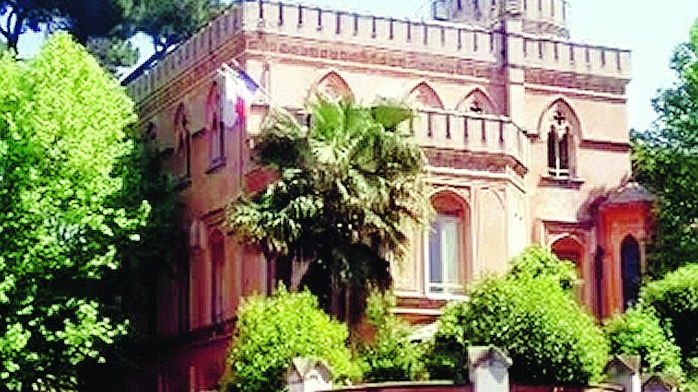 Bullismo allo Chateaubriand, nuove accuse all'ambasciata: "Sapeva e copriva le violenze"