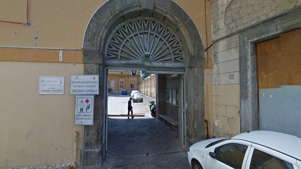 Napoli, dottoressa pestata da coppia genitori al Santobono: è allarme