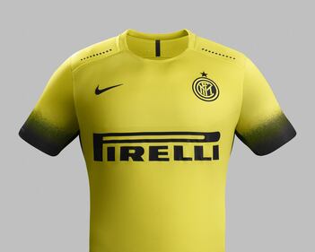 Presentata la terza maglia dell'Inter per la stagione 2015-16 3
