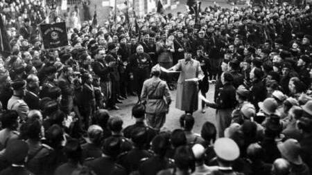 Garibaldini, anarchici e neo pagani, il caos allegro dei "sansepolcrini"