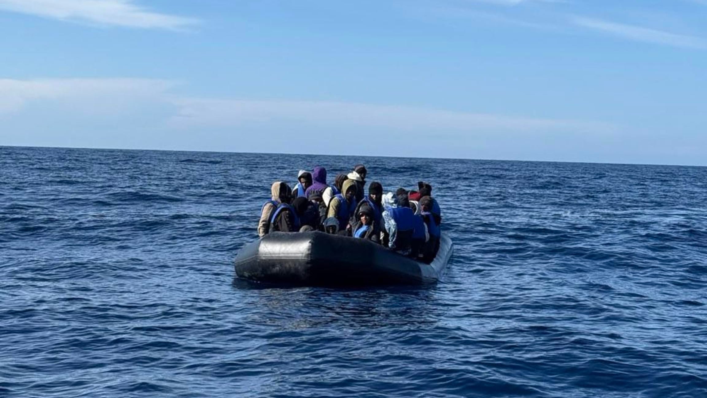 Spagna, l’allarme della polizia: con la regolarizzazione dei migranti a breve ci saranno 3 milioni di "nuovi cittadini"