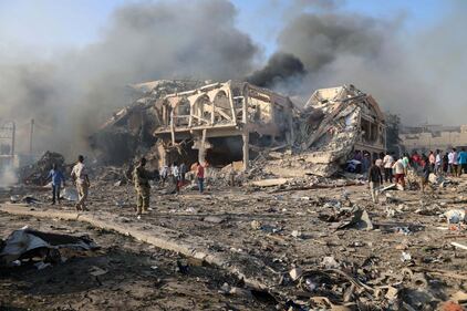 Mogadiscio, esplode un'autobomba: più di 200 vittime 16