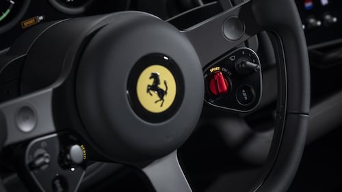 Ferrari Luce, guarda tutte le foto 3