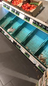Coronavirus, le immagini dei supermercati presi d'assalto a Berlino 6