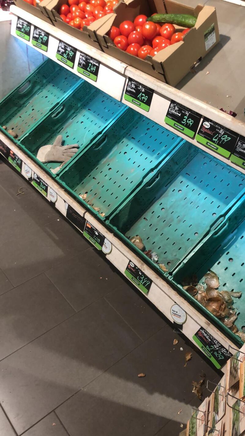 Coronavirus, le immagini dei supermercati presi d'assalto a Berlino 6