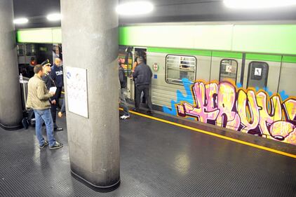 FOTO / Gioia, scontro tra metro sulla linea verde 3
