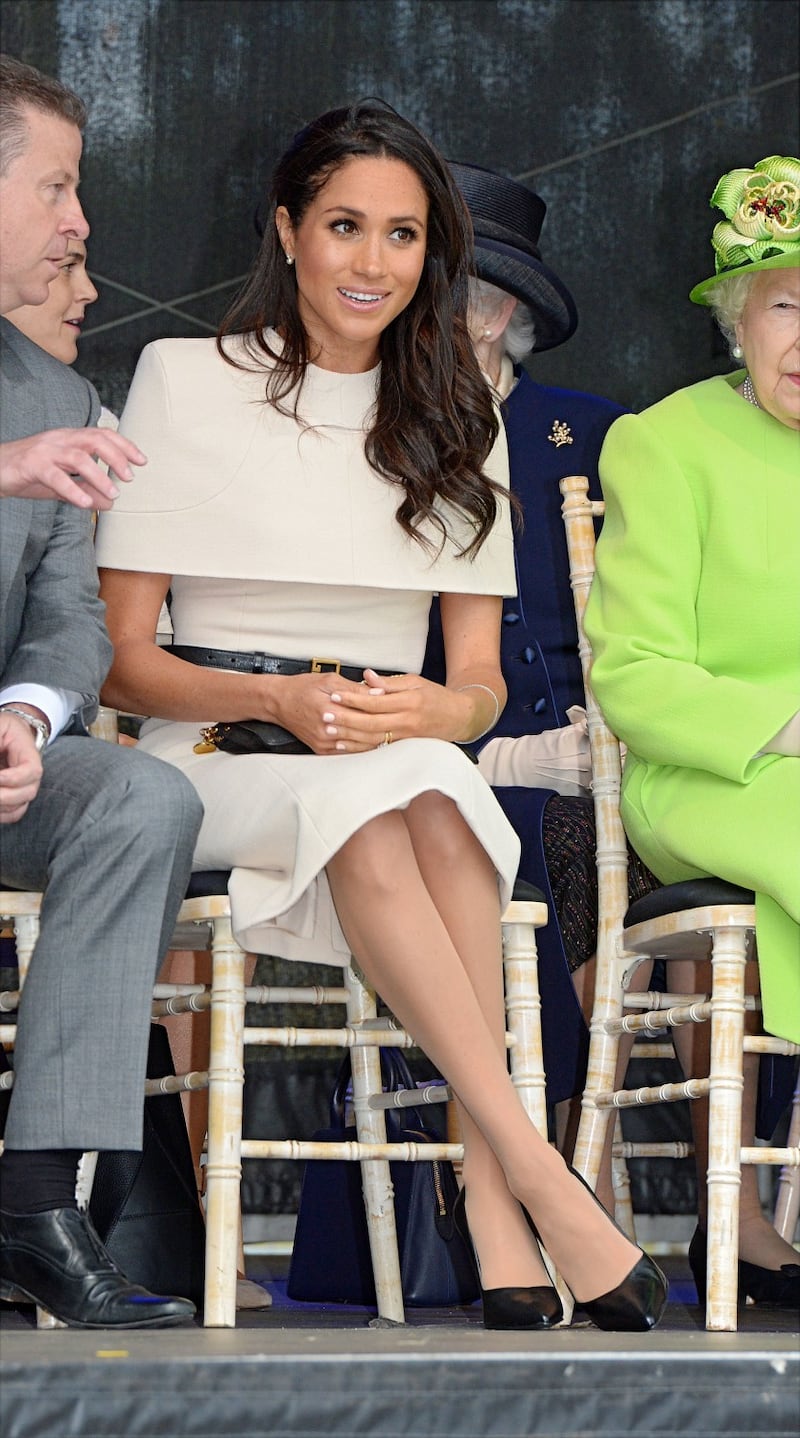 Meghan Markle con la regina nel Chershire 8