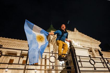 Le proteste a Buenos Aires contro il presidente Javier Milei 8