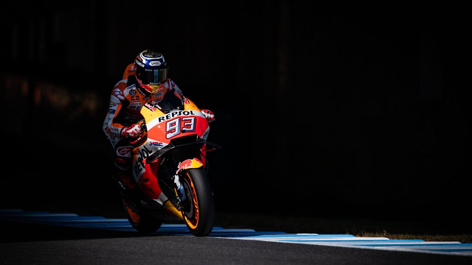 Marquez felice: "Ora voglio solo festeggiare". Dovizioso: "Ti meriti tutto questo"