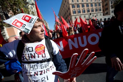 Cgil in piazza contro il governo 13