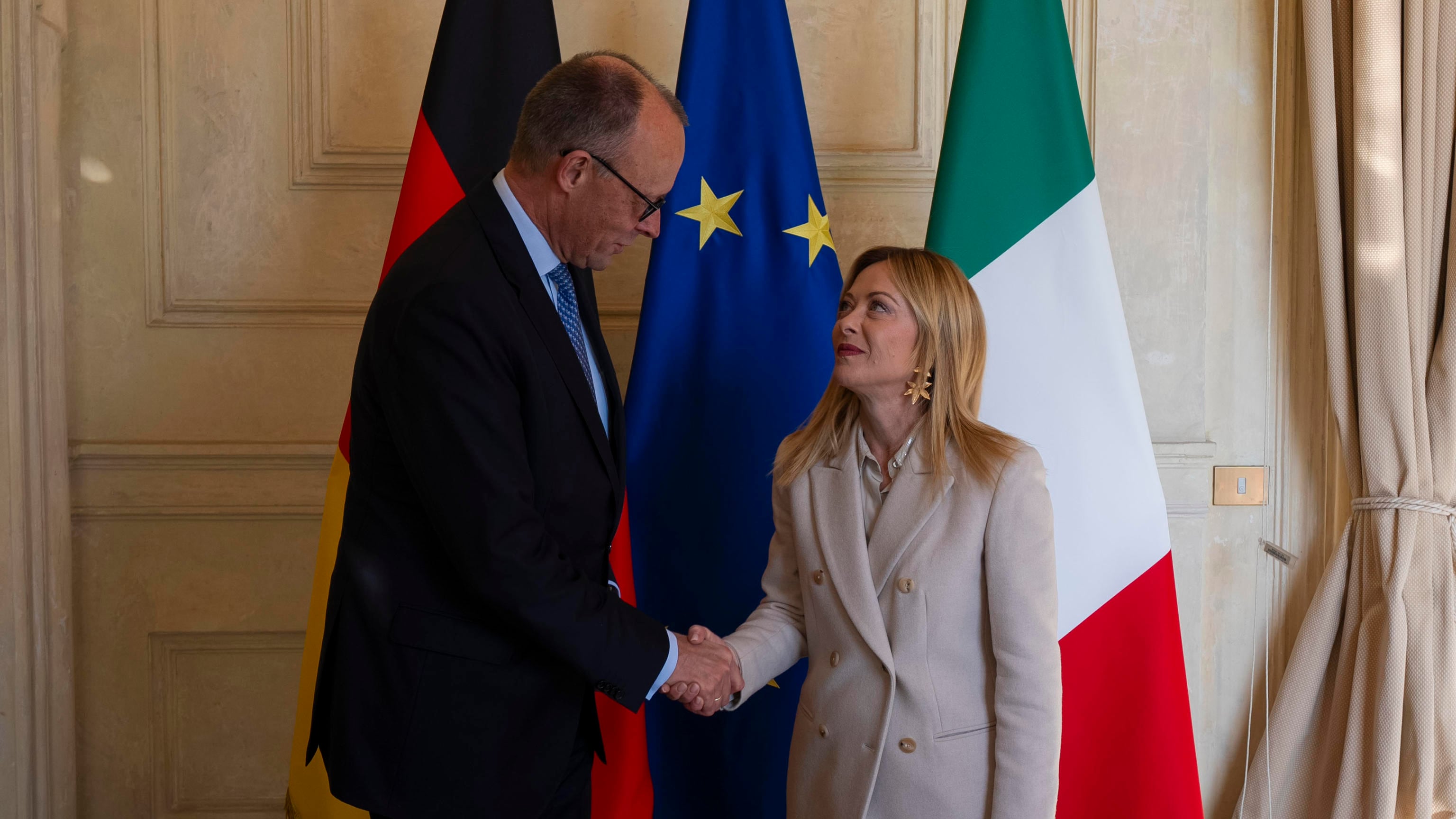 Dalla Germania all'Olanda, tutti vogliono copiare Roma con un "hub" fuori dall'Ue