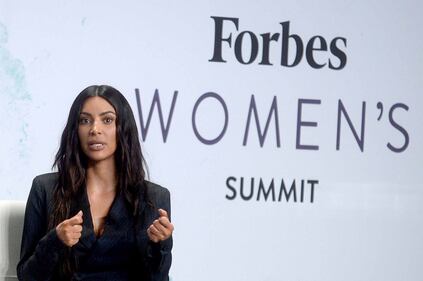 Kim Kardashian sexy, parla per le donne 28