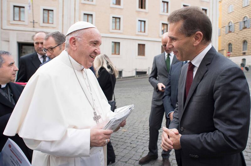 La Lamborghini ha regalato una supercar al Papa 5
