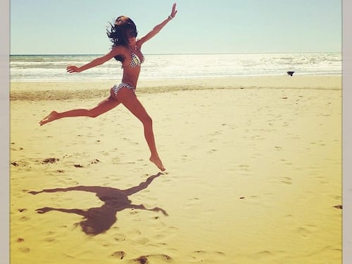 Melita Toniolo, sexy in spiaggia