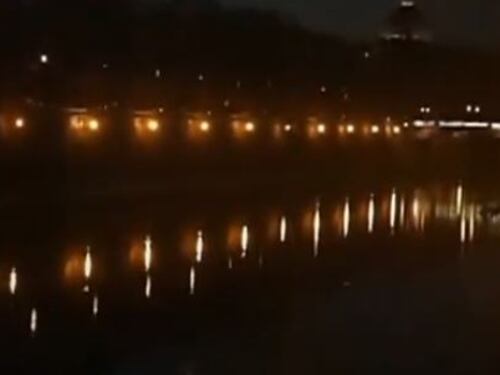 Paura nella notte: 30enne buttato giù dal ponte da due nordafricani