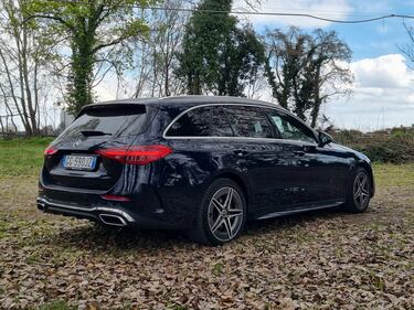 Mercedes Classe C 300e: le foto del plug-in della Stella 8