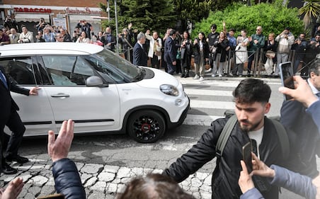 Il Papa lascia l'ospedale 8