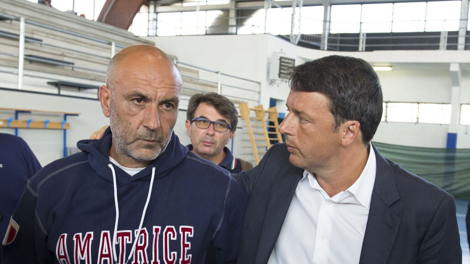 Amatrice, il sindaco Pirozzi: "Dovrebbero darmi l'Oscar, ciò che ho fatto si è rivelato un miracolo"