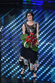 Bianca Atzei si commuove sul palco di Sanremo 1