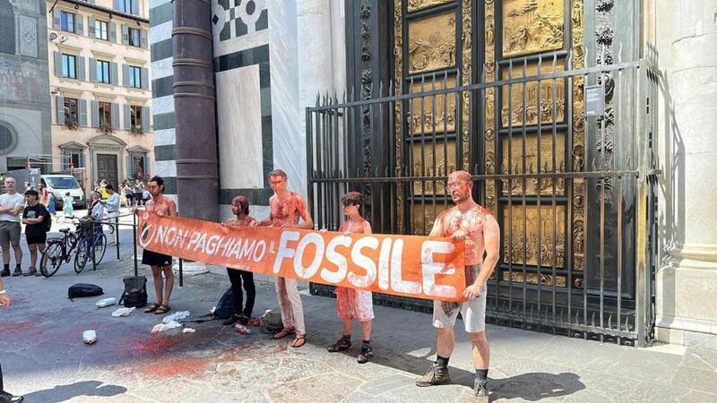 Blitz di Ultima Generazione al Battistero di Firenze: cinque attivisti denunciati 2