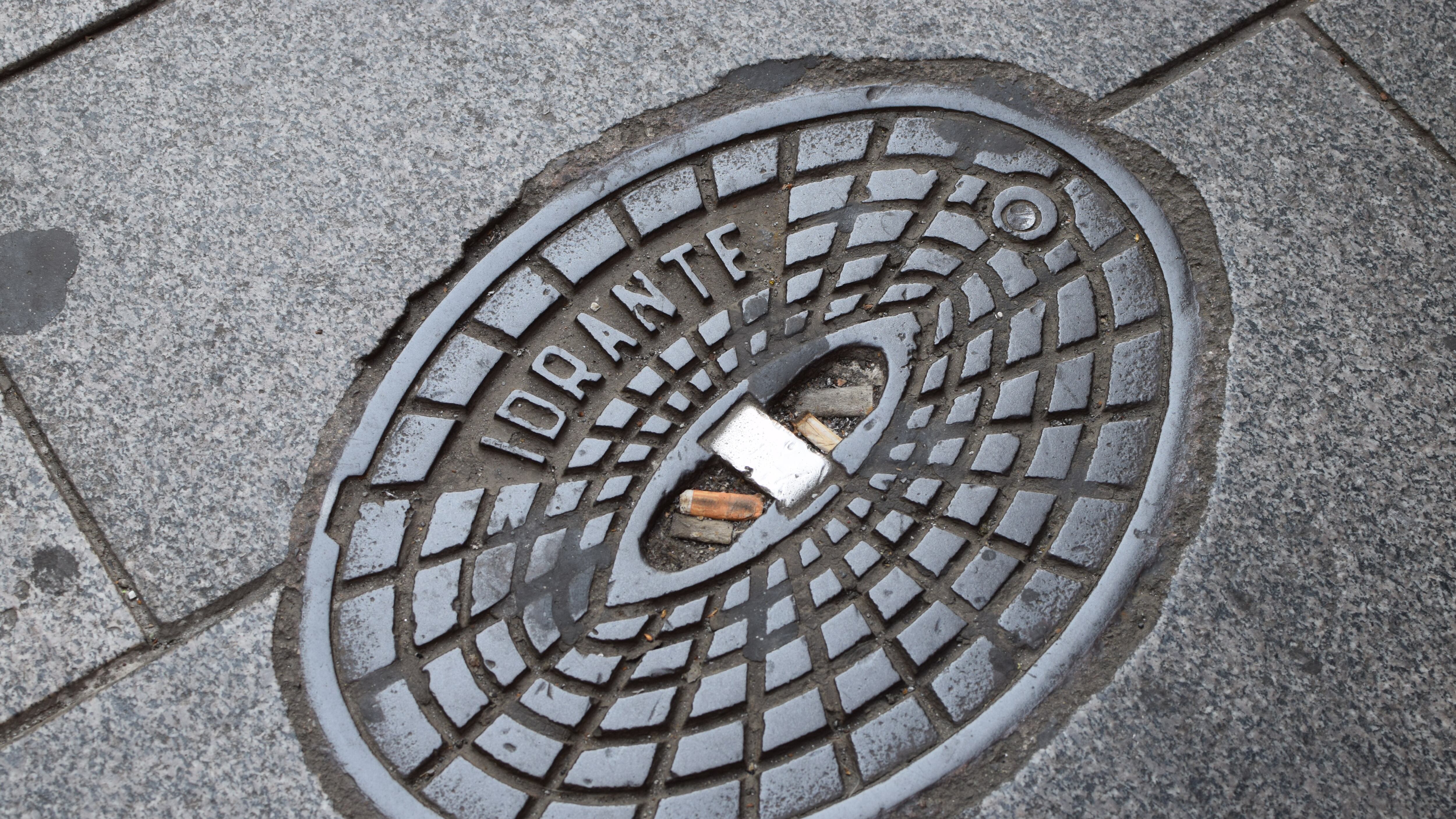 Quei tombini che raccontano la storia industriale della città