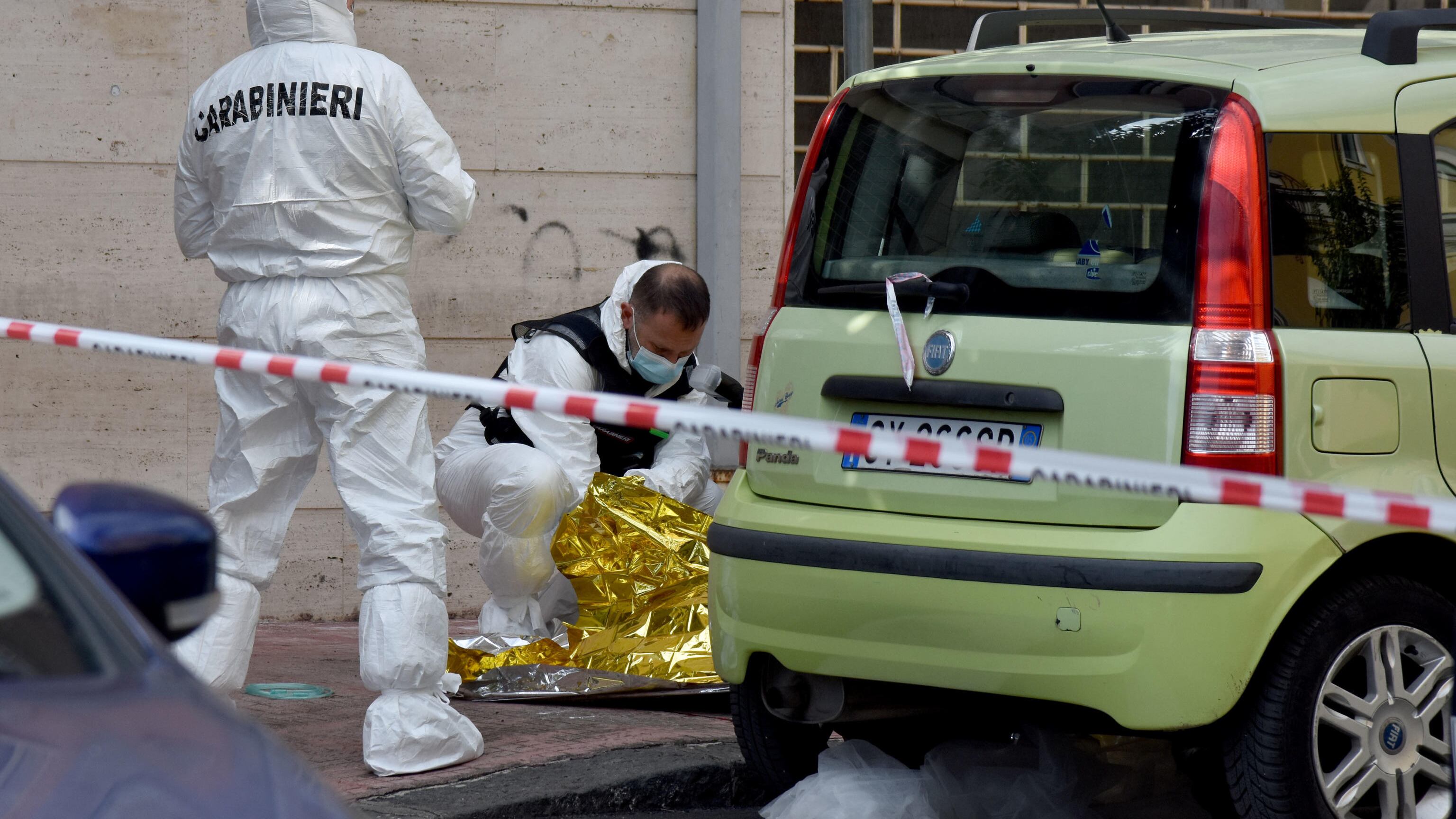 Donne freddate, mistero del movente. Nordio: indagare sulla licenza al killer