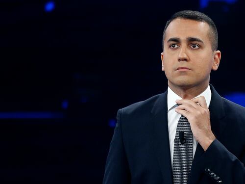 Soldi alle scuole per i giornali: lite tra Di Maio e Franceschini