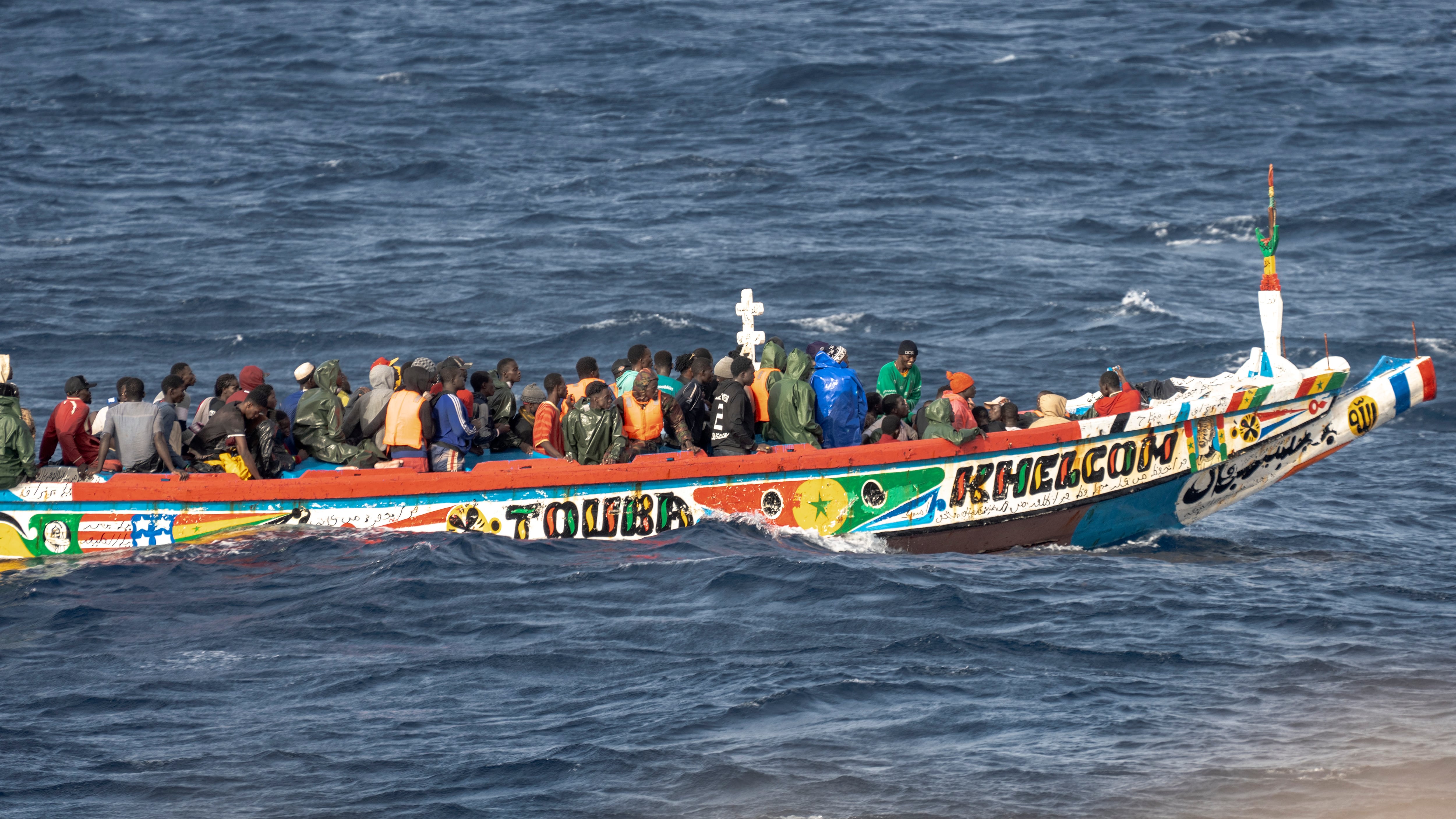 Migranti, proposta choc da Parigi: “Mettere la Spagna al bando”