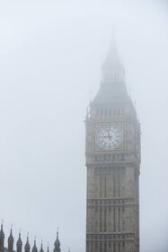 Londra avvolta dalla nebbia 8