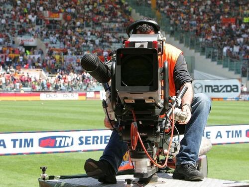 Operazione contro i furbetti delle tv pirata: 5 milioni di utenti oscurati
