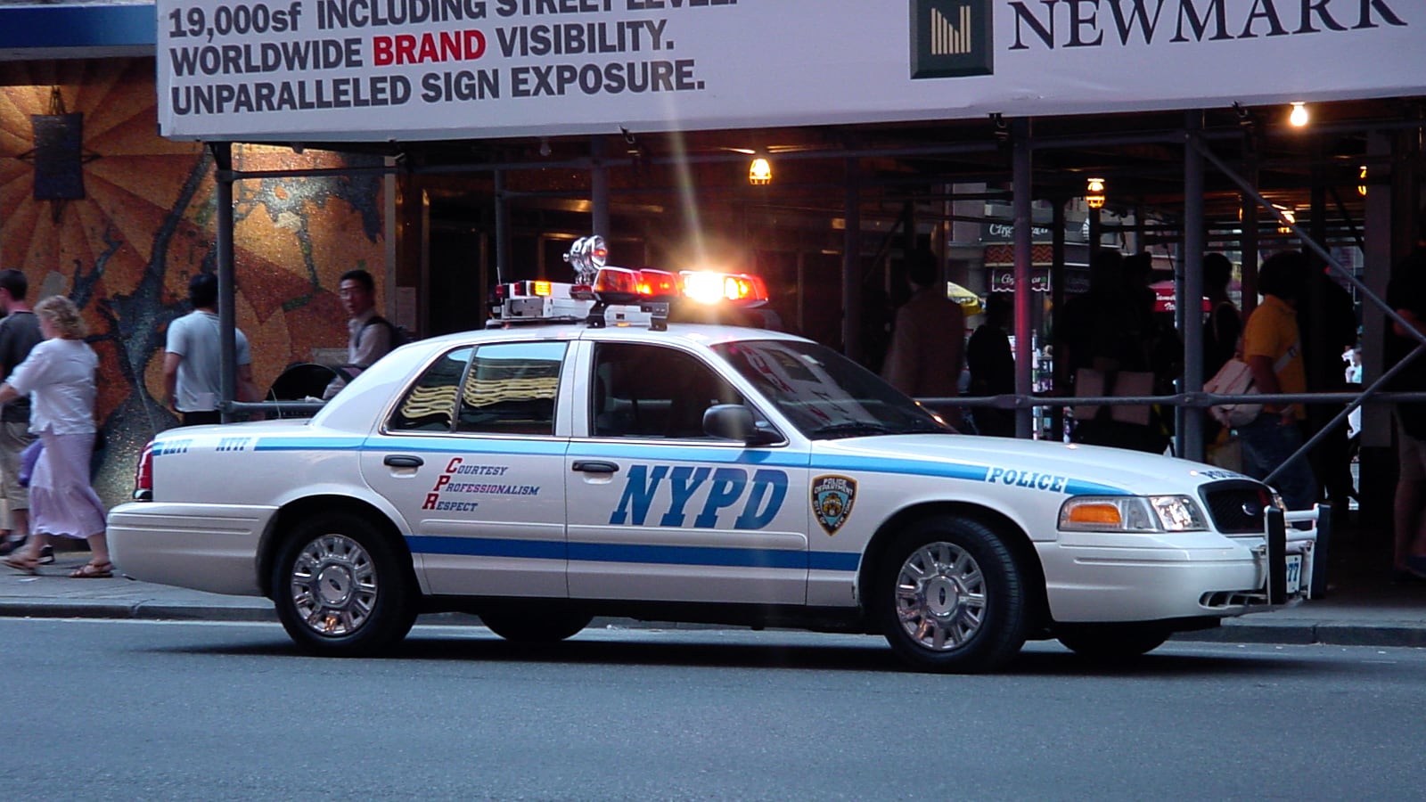 Sangue sulle strade di Brooklyn: bimbo di un annoucciso da una pallottola vagante