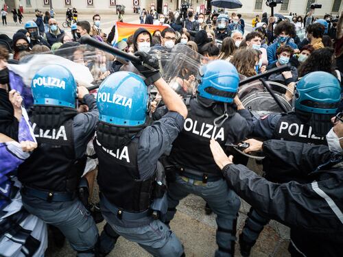 Manifestazione contro il Ddl Zan, scontri polizia-centri sociali: ecco cosa è successo