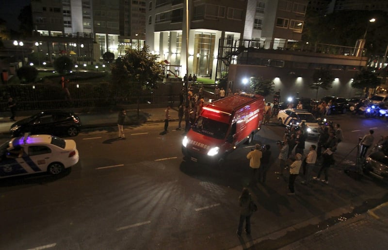 La polizia davanti alla casa di Nisman 3