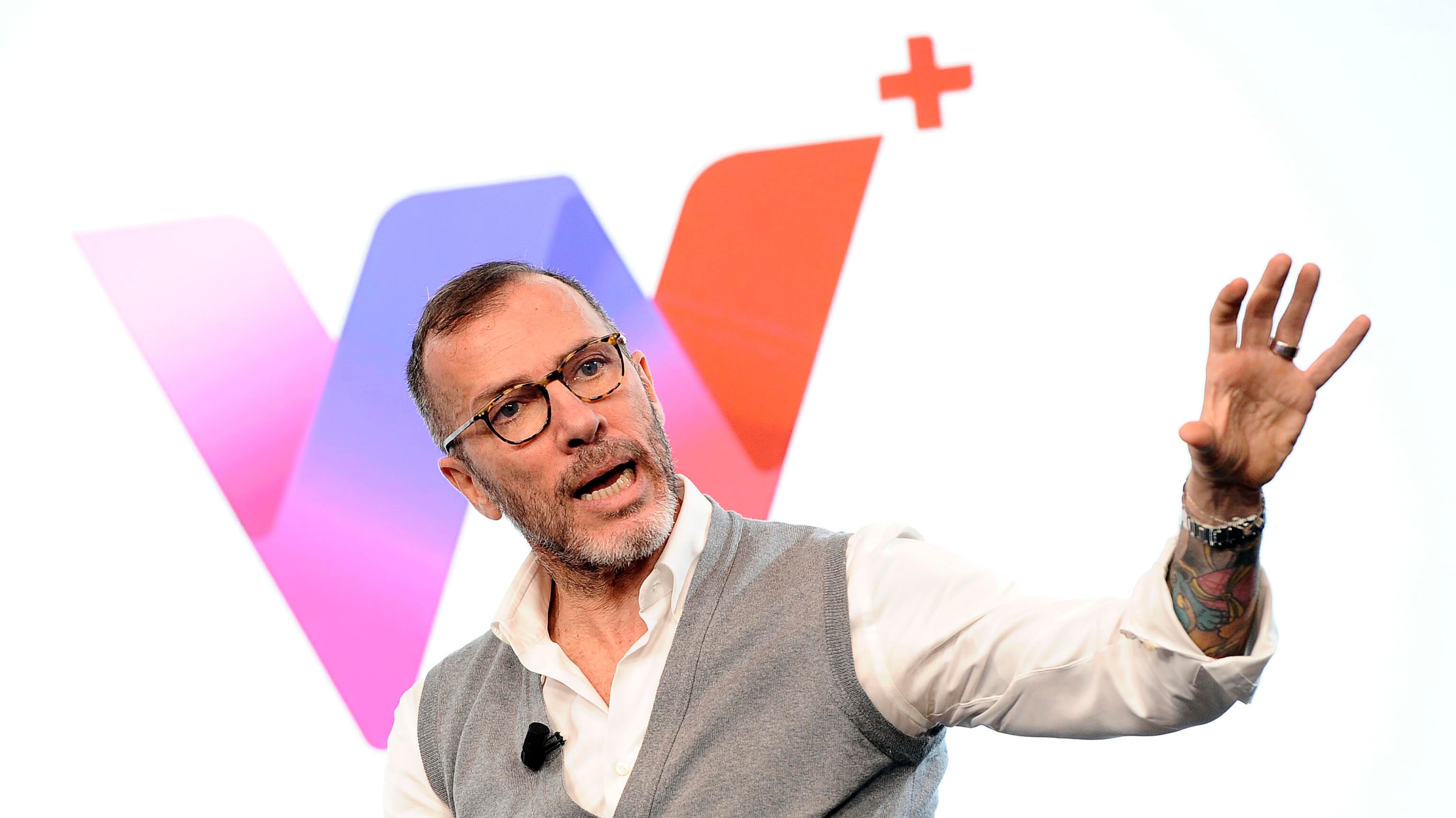 Tim prende tempo sulla rete. Verso un altro giro di offerte