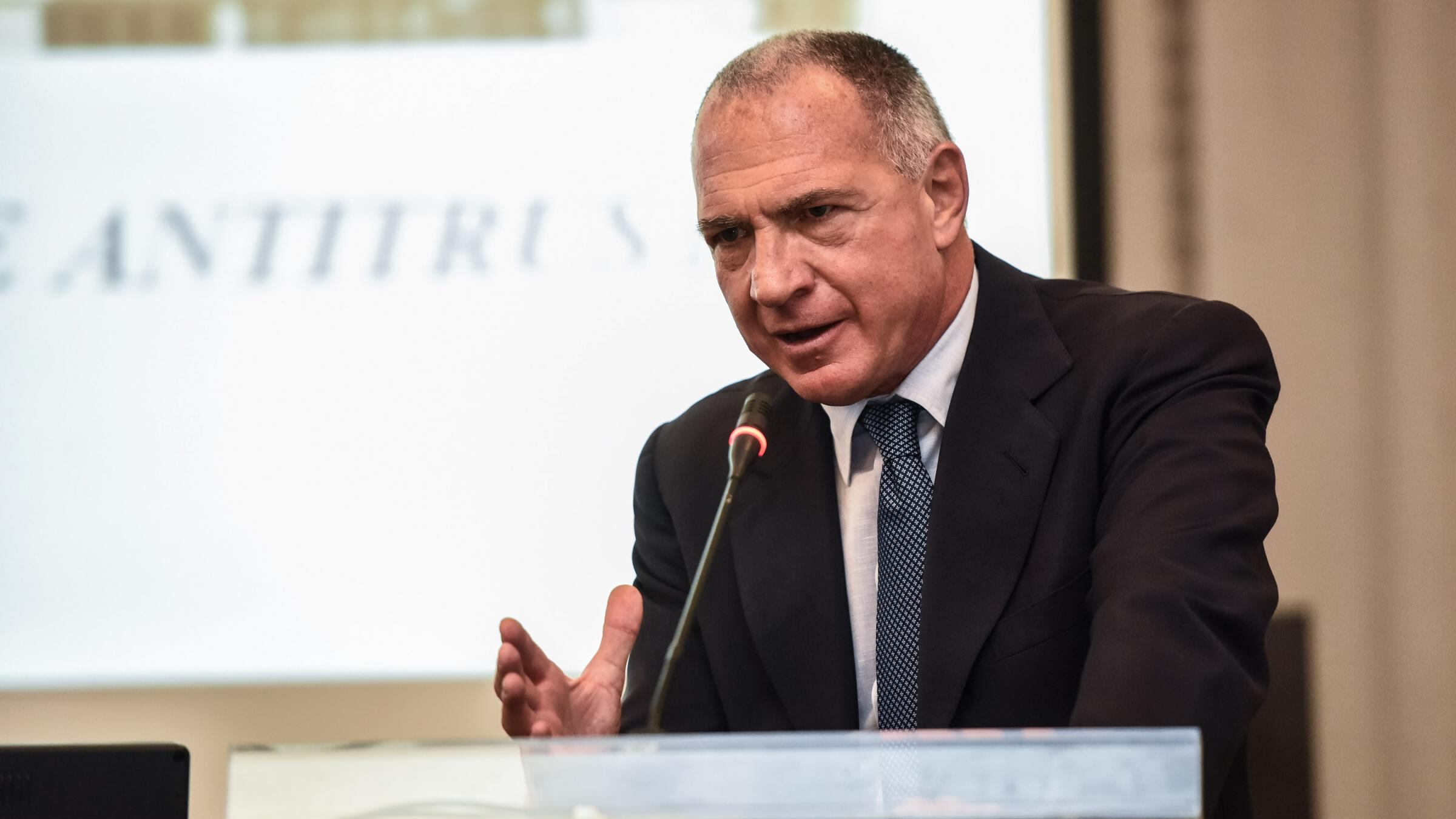 Le dosi di vaccino arriveranno in tempo. Parole esperte di sano ottimismo